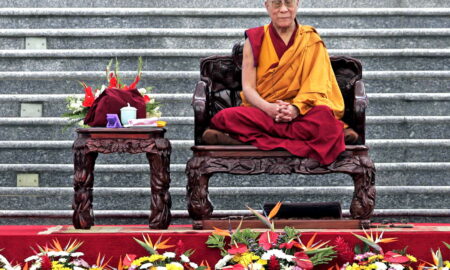 Dalai Lama, mesaj pentru regina Elisabeta! Ce i-a transmis după moartea prințului Philip
