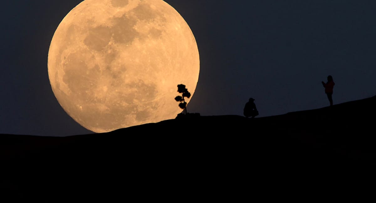 Lună Plină în Taur. Se apropie dezastrul! Astrolog: Vremurile se schimbă, fraților!