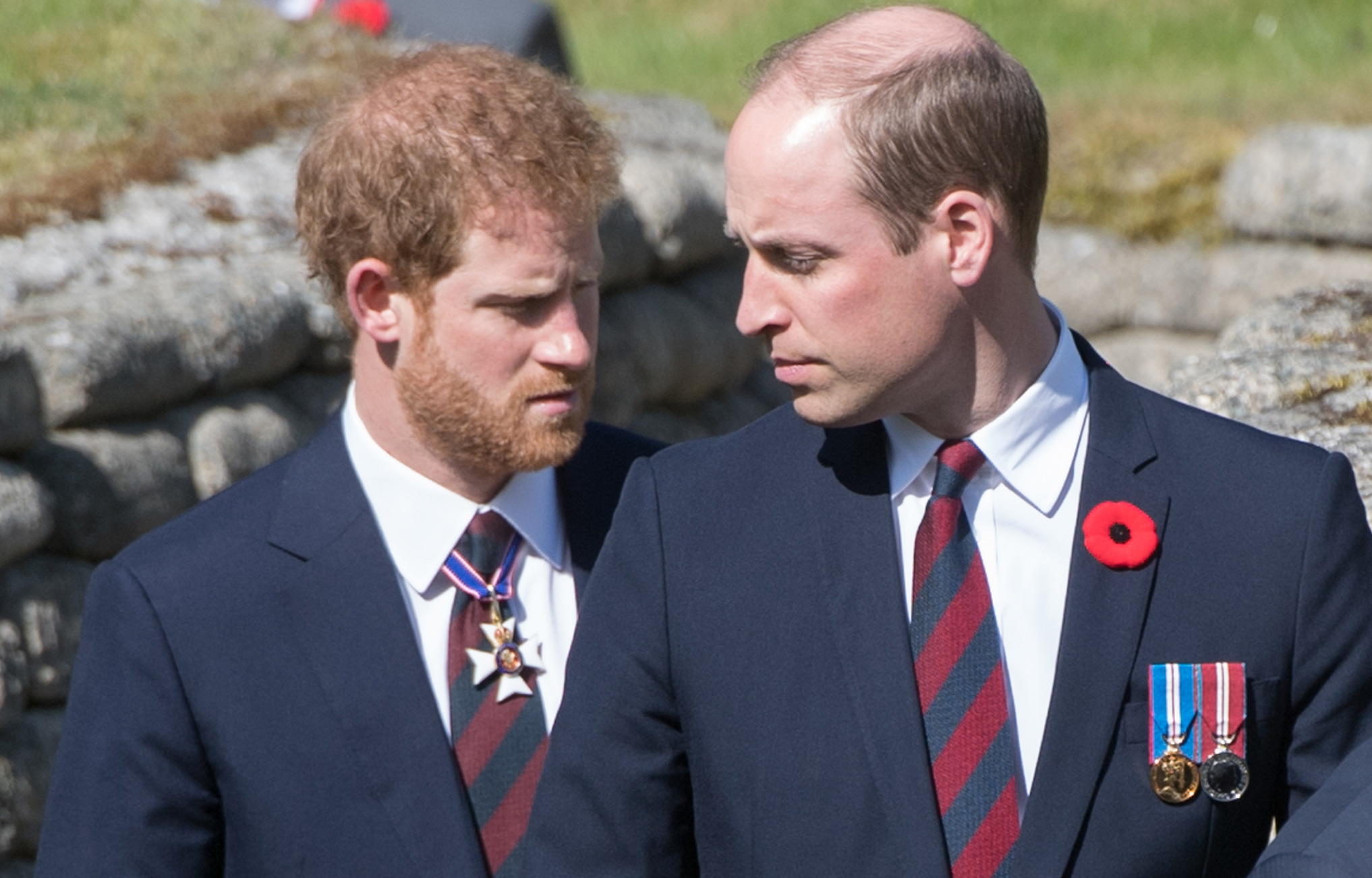 Prințul William este „devastat” de atacurile lui Harry și „nu îl va putea ierta”, susține un expert regal