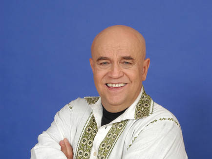 Cel mai optimist interpret de muzică populară a împlinit 83 de ani! La mulți ani!