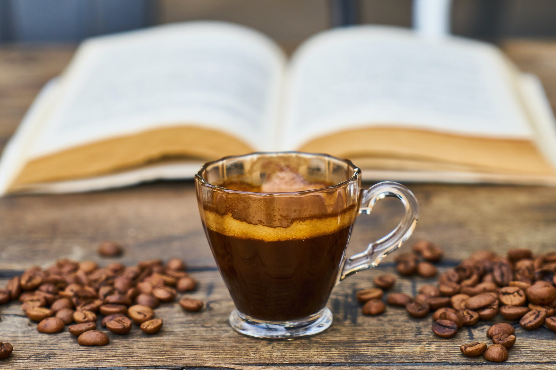 Tratament MIRACULOS. Ce se întâmplă dacă bei cafea neagră, fără zahăr, în fiecare zi?