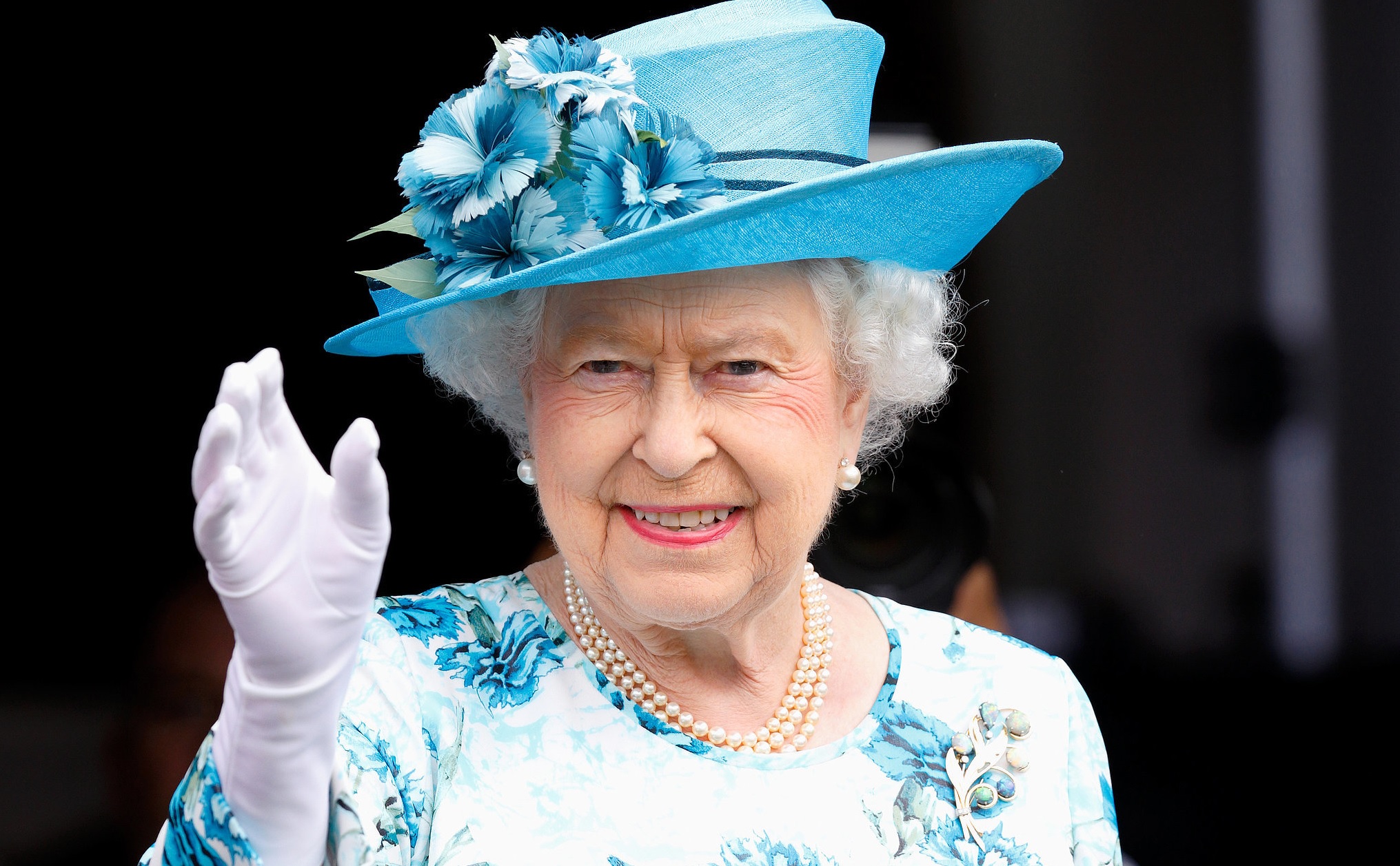 Haos la Casa Regală! Regina Elisabeta a fost la un pas să fie împușcată