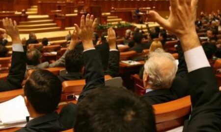 Camera Deputatilor a adoptat inițiativa cetațeneasca ”Fara penali in funcții publice”