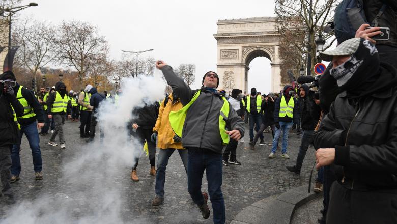 Vară fierbinte în plan social şi politic. Proteste în Franța și Bulgaria