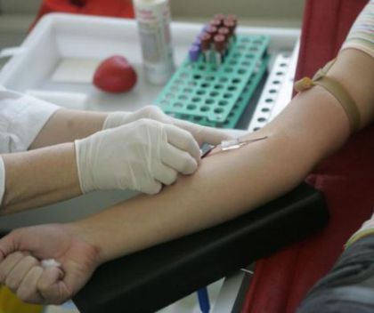 Criză majoră. Centrele de transfuzii sanguine se confruntă cu o lipsă acută de donatori