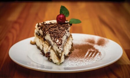 Reteta italiana autentica pentru tiramisu. Secretele desertului cu mascaropone si cafea!