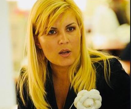 Elena Udrea spune totul despre „băieții deștepți”. „Vorbim totusi de aproape 4 milioane de euro!!!!!”