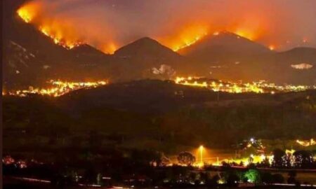 Incendiu violent pe litoralul din apropierea Marsiliei. 800 de hectare de vegetatie au fost devastate!