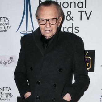 Larry King, dărâmat de o dramă cumplită. „Niciun părinte nu ar trebui îşi îngroape copilul”