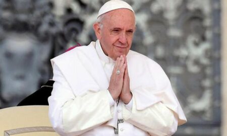 Papa Francisc a modificat rugăciunea „Tatăl Nostru”. Iată cum arată noua variantă!