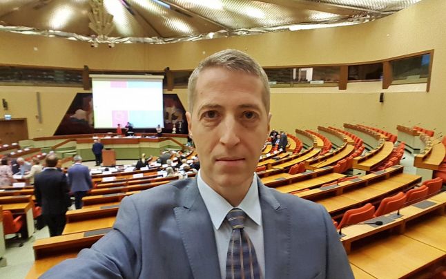 Radu Herjeu, acuză PNL și PSD de ipocrizie. „Ce au în comun aceste partide? Tupeul vomitiv și legitimarea mizeriei și promiscuității”