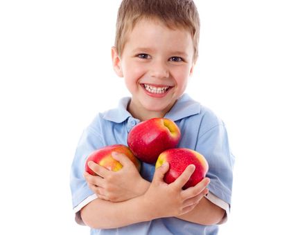 Alimentatia scolarului. Medic celebru: Trebuie sa contina in fiecare zi toti nutrientii esentiali