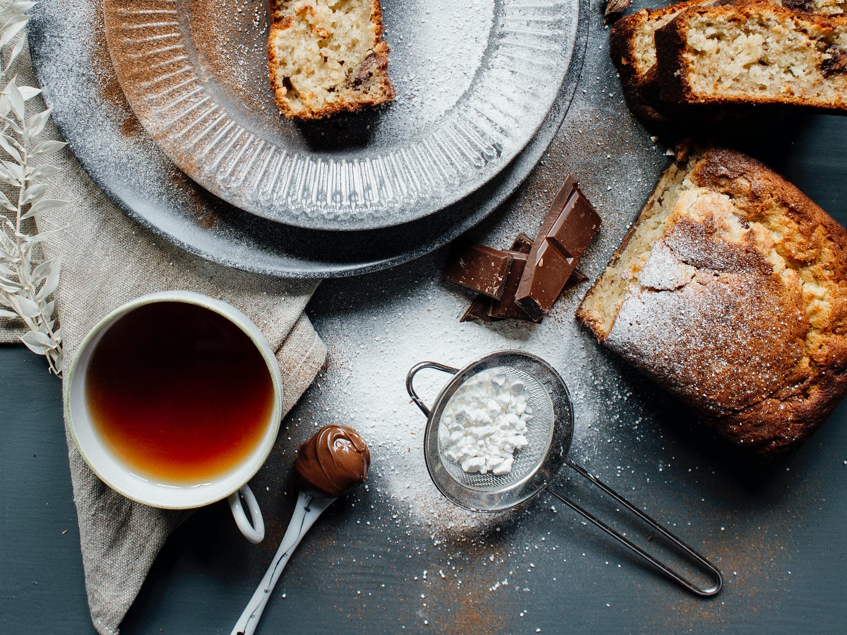 Reteta delicioasa de banana bread. Un desert rapid, aromat, care ti se topeste in gura!