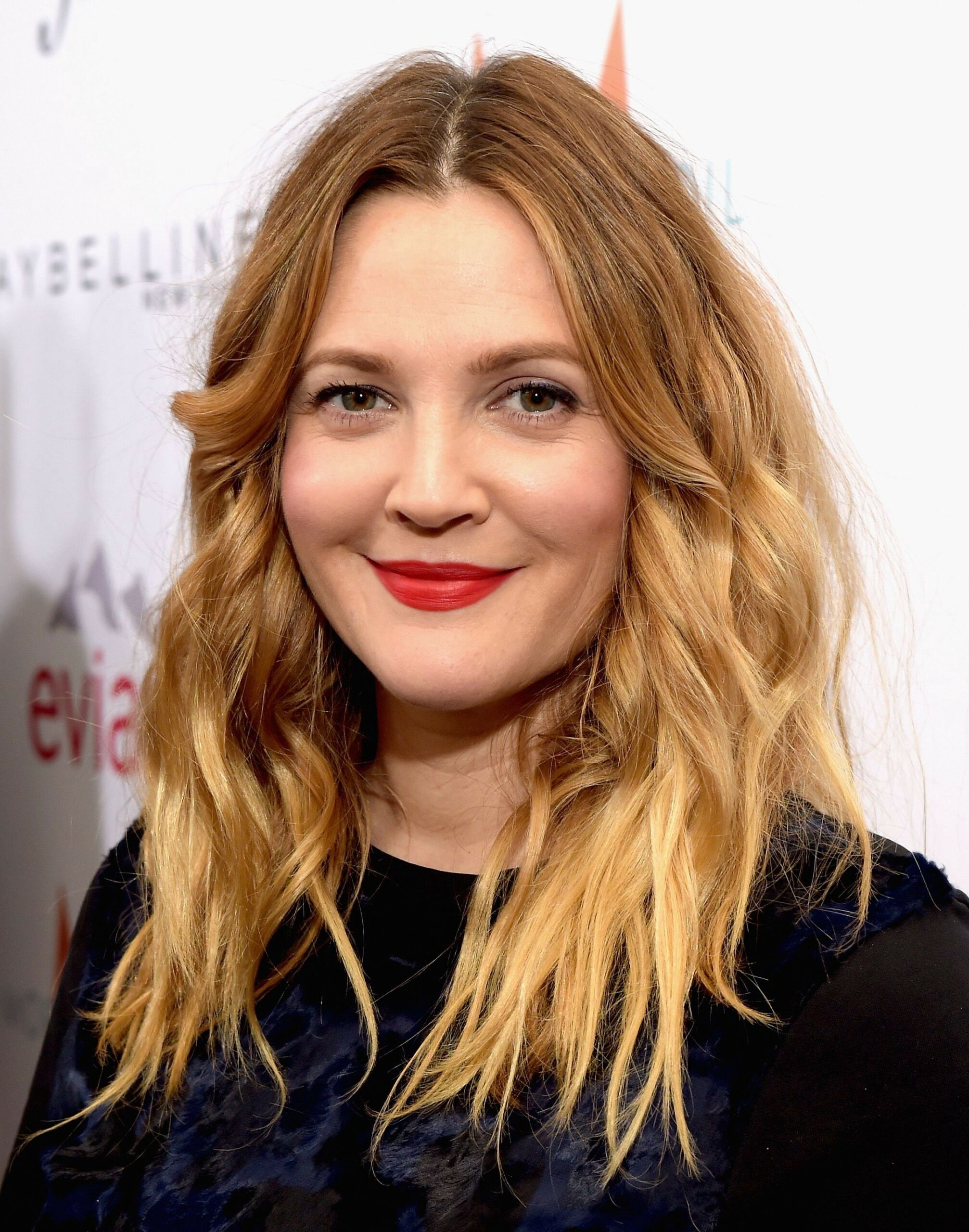 Drew Barrymore a recunoscut. „Cadavrul bunicului meu a fost furat din morgă, pentru o ultimă partidă de poker”