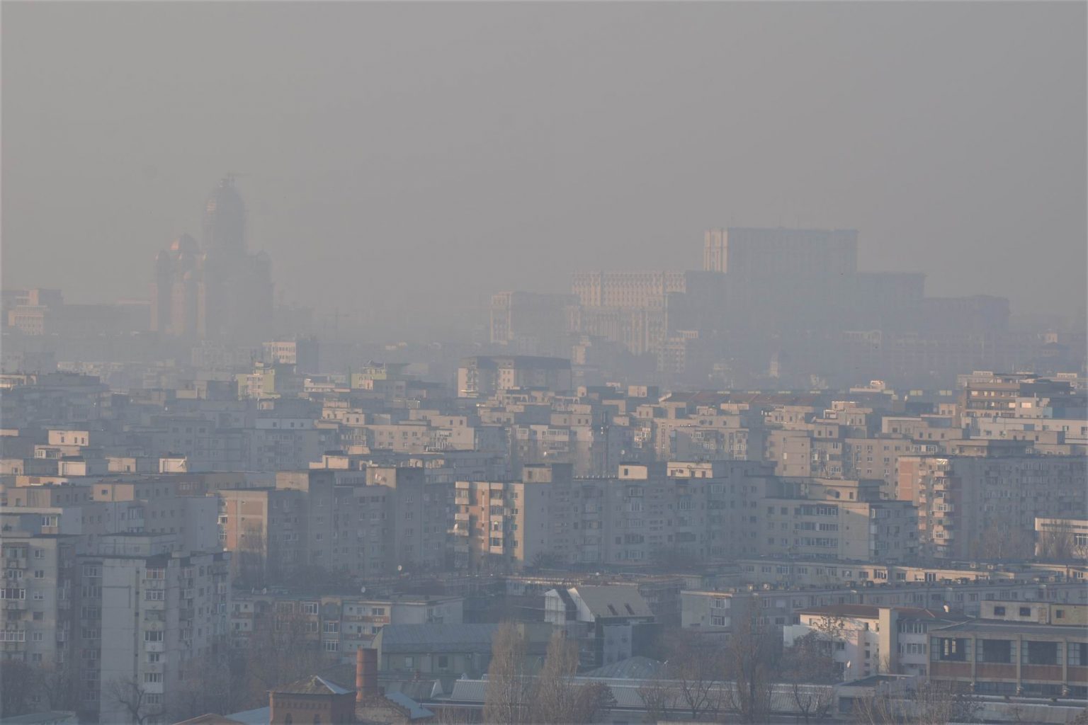 Cauza posibilă a „aerului otrăvit” din București. Ce a descoperit Garda Națională de Mediu