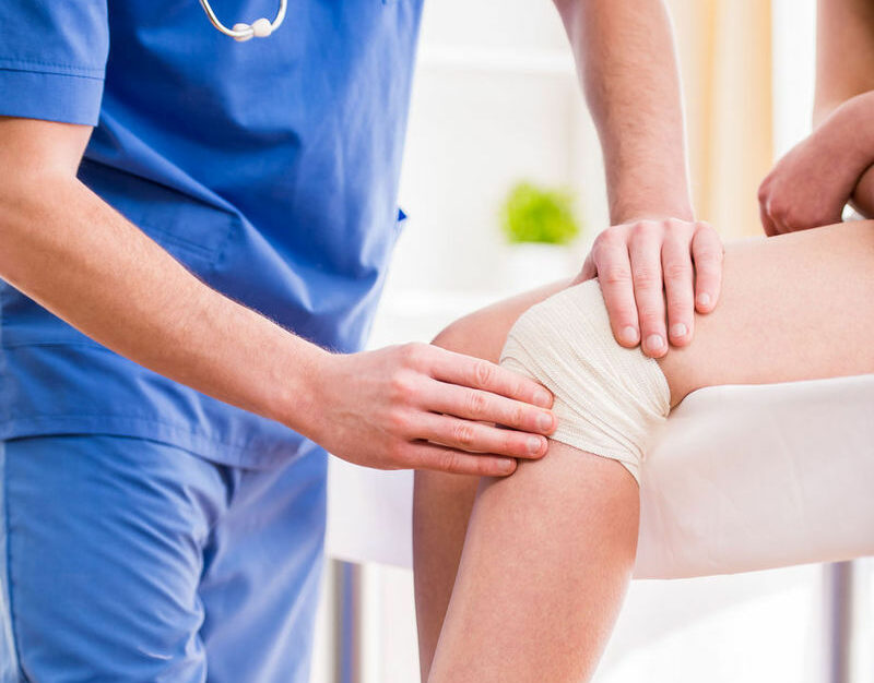Medic celebru: La asta duce amânarea operațiilor la umăr, genunchi și gleznă!