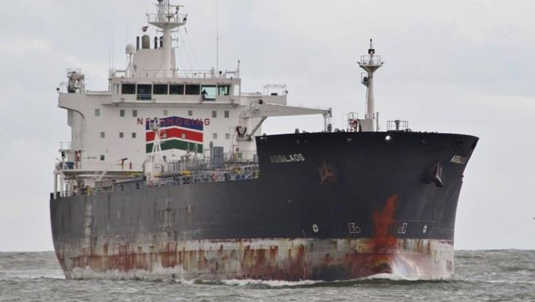 Navă atacată de pirați în Oceanul Atlantic. Cel puțin un român a fost luat ostatic