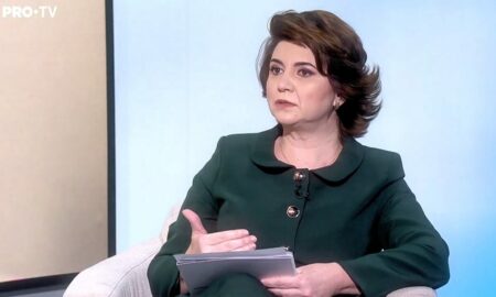 Vești bune pentru elevii români! Monica Anisie anunță noul stoc al tabletelor distribuite începând de săptămâna viitoare