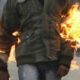 Măsură disperată luată de un bărbat din Gorj! A încercat să își dea foc în fața prefecturii