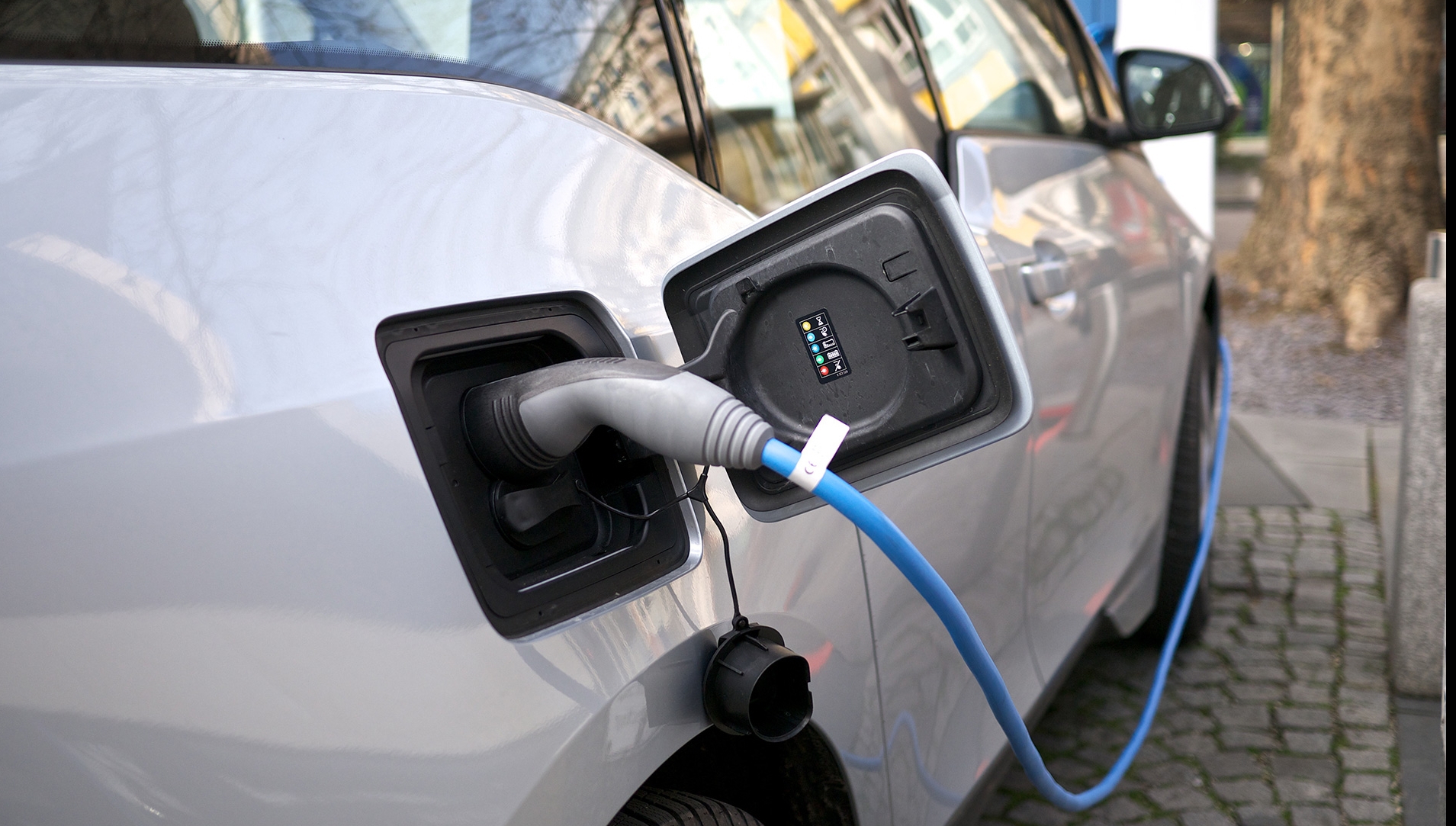 Programul Rabla Plus. Ce mașini electrice și hybrid sunt propuse pentru achiziție