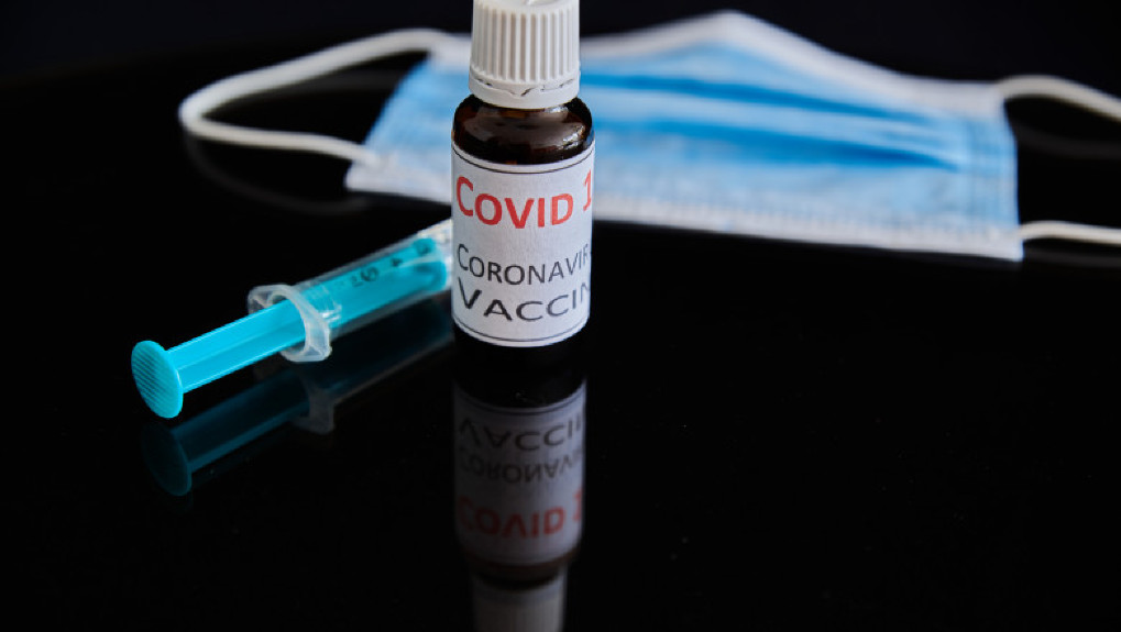 A început bătălia companiilor producătoare de vaccinuri anti-COVID. Miza este uriașă