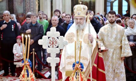 Nu trebuie uitați eroii neamului românesc. Te Deum în toate bisericile ortodoxe de Ziua Naţională a României