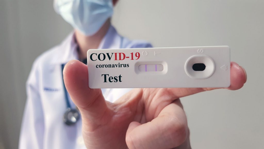 Kit pentru detectarea Covid-19. Este primul test dezvoltat în România, de cercetători maghiari din Transilvania