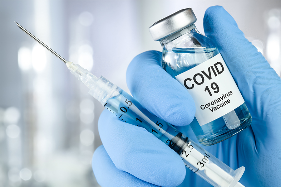 Începe campania de vaccinare anti-COVID-19. Mesajul unui medic