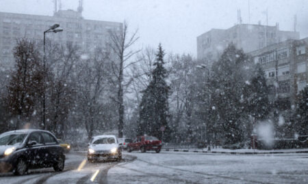 Vremea se schimbă radical. Avertizare METEO: ninsori și vânt puternic!