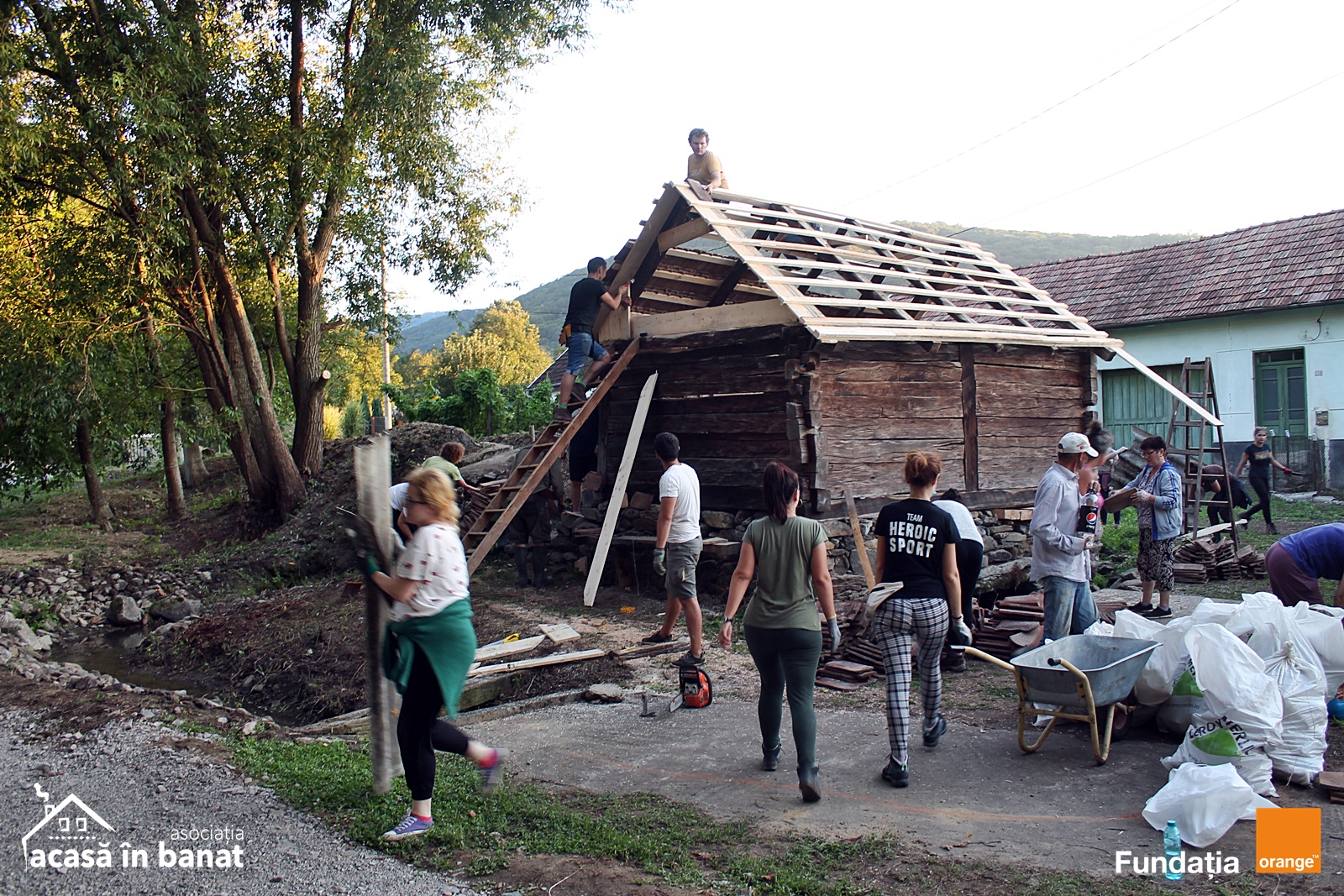 12 mori de apă reabilitate și 3 noi trasee turistice amenajate de 160 de voluntari