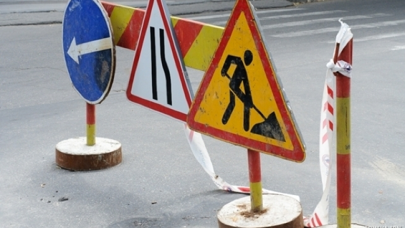 Haos în Capitală. Un crater uriaș a apărut pe o șosea foarte circulată. Circulația este restricționată