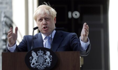 Cu ce ser s-a vaccinat Boris Johnson. Mesajul premierului britanic: Ascultați oamenii de știință!