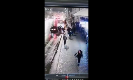 VIDEO Șocant! Fată răpită în plină stradă. Care a fost reacția trecătorilor