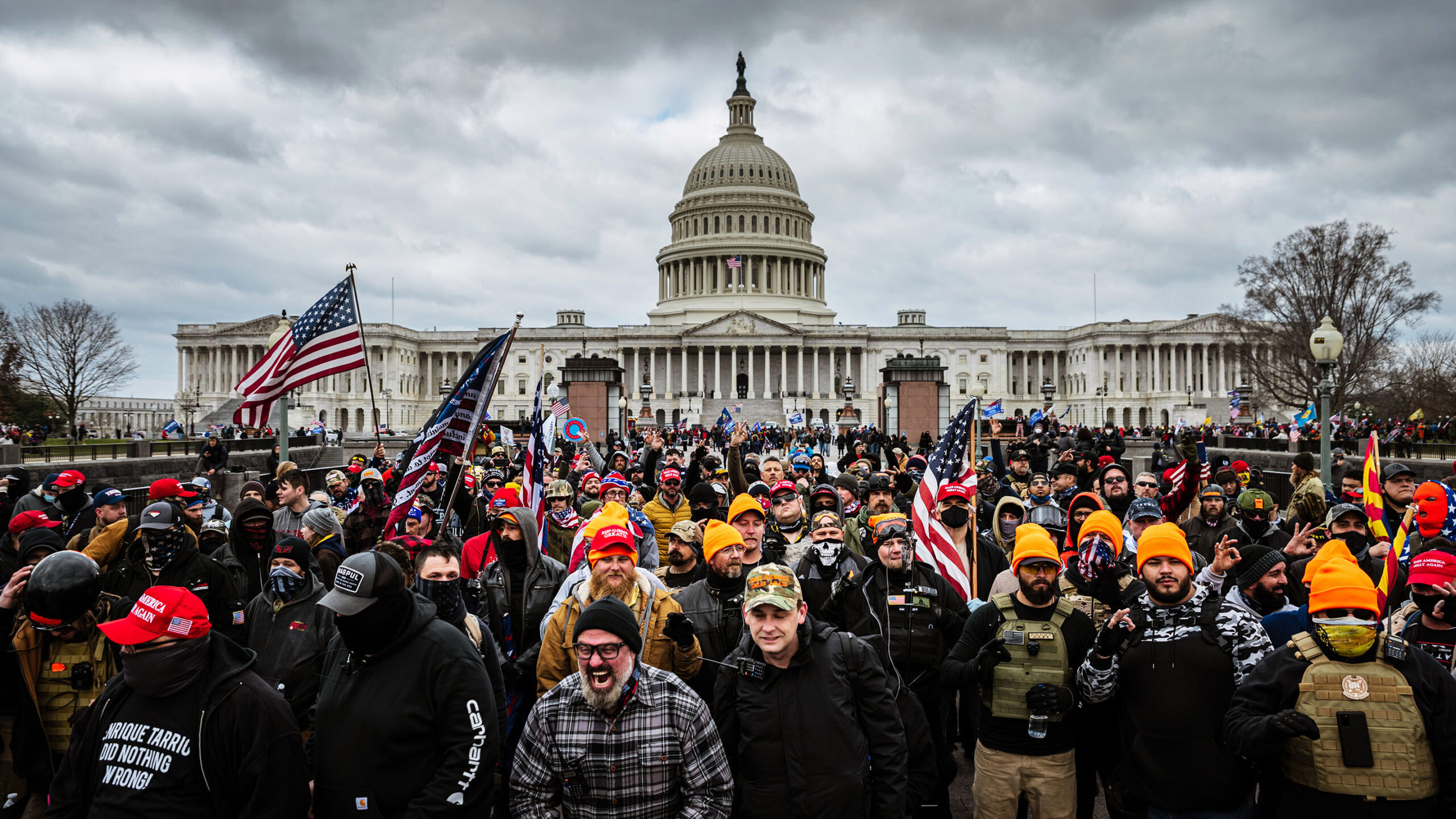 Situație fără precedent în istoria SUA. Proteste și asasinate la Washington D.C. Donald Trump a decretat stare de urgență