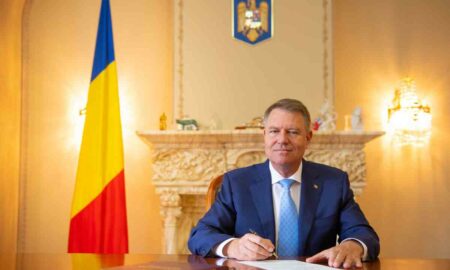 Președintele Iohannis a semnat decretul. 16 falşi revoluţionari au rămas fără titlul