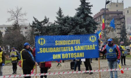 Sanitarii au ieșit în stradă. „Fără noi, COVID-ul e pe voi!”