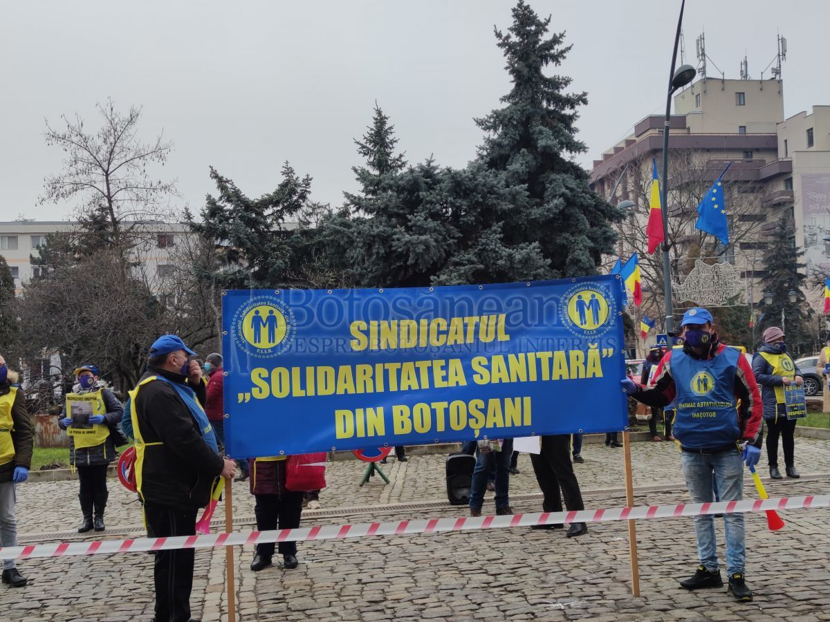 Sanitarii au ieșit în stradă. „Fără noi, COVID-ul e pe voi!”