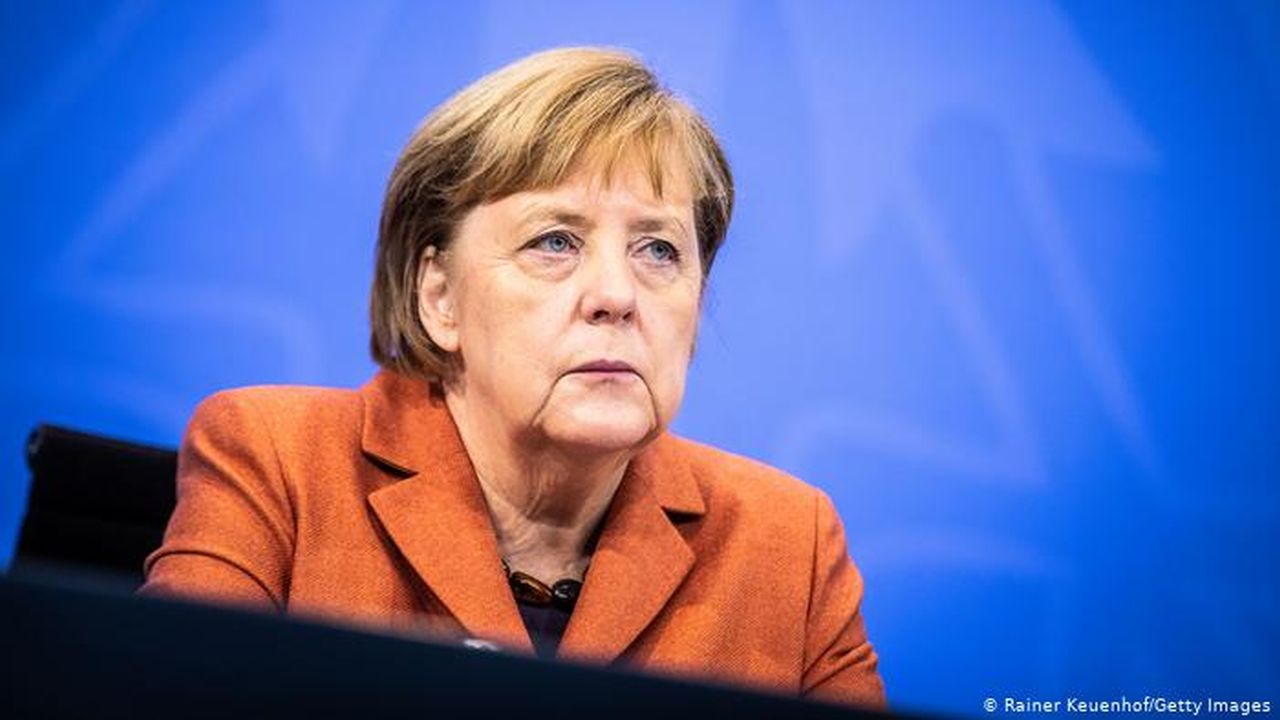 Angela Merkel, ultima vizită în străinătate înainte de a părăsi scena politica? Cină de lucru cu preşedintele Franţei, Emmanuel Macron