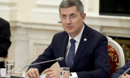 Dan Barna nu e de acord cu varianta lui Dacian Cioloş: Este o chestiune de mesaj politic