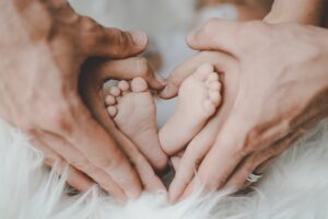 Cât din personalitatea noastră este stabilită la naștere? Noile cercetări schimbă perspectiva asupra influenței genetice