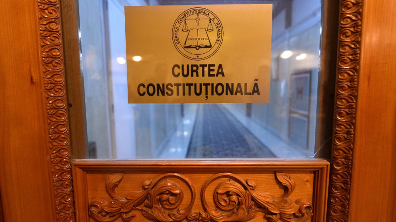Avocatul Poporului a atacat la CCR Legea privind Statutul judecătorilor și procurorilor, iar USR tot pachetul de legi. DOCUMENT