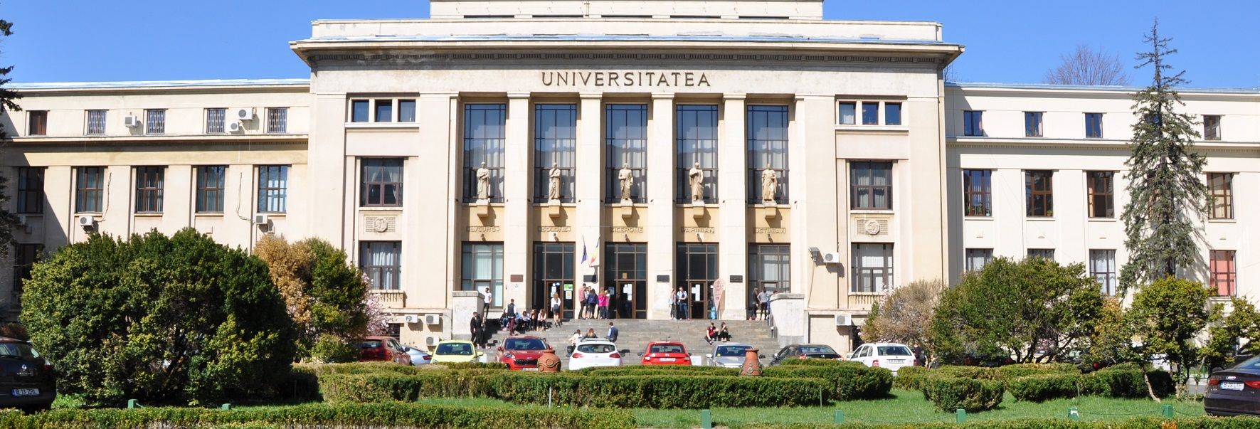 Scandal uriaș la Facultatea de Drept din București. Decanul, dat în judecată de studenți