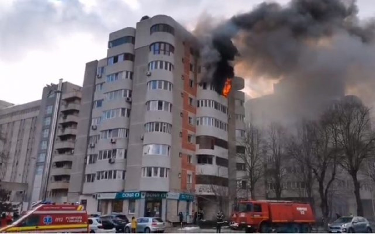 Tragedie la Constanța. Incendiu devastator într-un bloc de locuințe. Reacția lui Raed Arafat