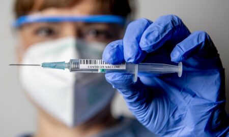 Mă pot vaccina dacă sufăr de diabet? Precizările făcute de Ministerul Sănătății