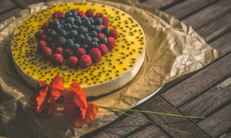 Tort miraculos, cu brânză dulce. Rețeta celui mai delicios desert care nu îngrașă