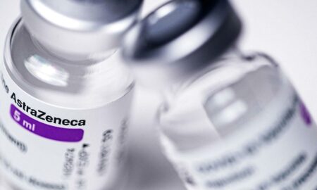 O româncă a fost la un pas de moarte după vaccinare cu serul AstraZeneca. 9.000 de români s-au retras de la vaccinare