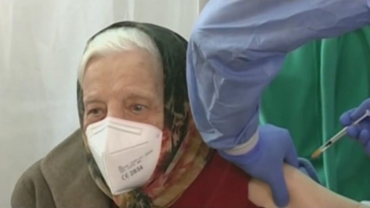 Impresionant! O româncă de 104 ani s-a vaccinat anti-COVID: „Singura soluție ca să scapi de acest microb”