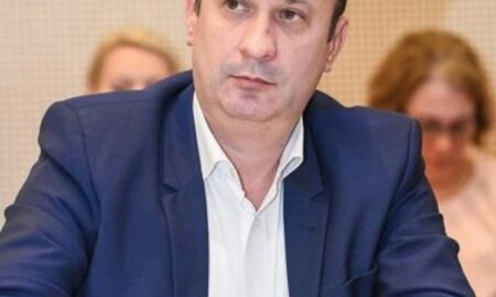 Babuinii lui Adrian Câciu s-au transformat în antreprenori așa cum „un simplu analist economic” a ajuns ministru