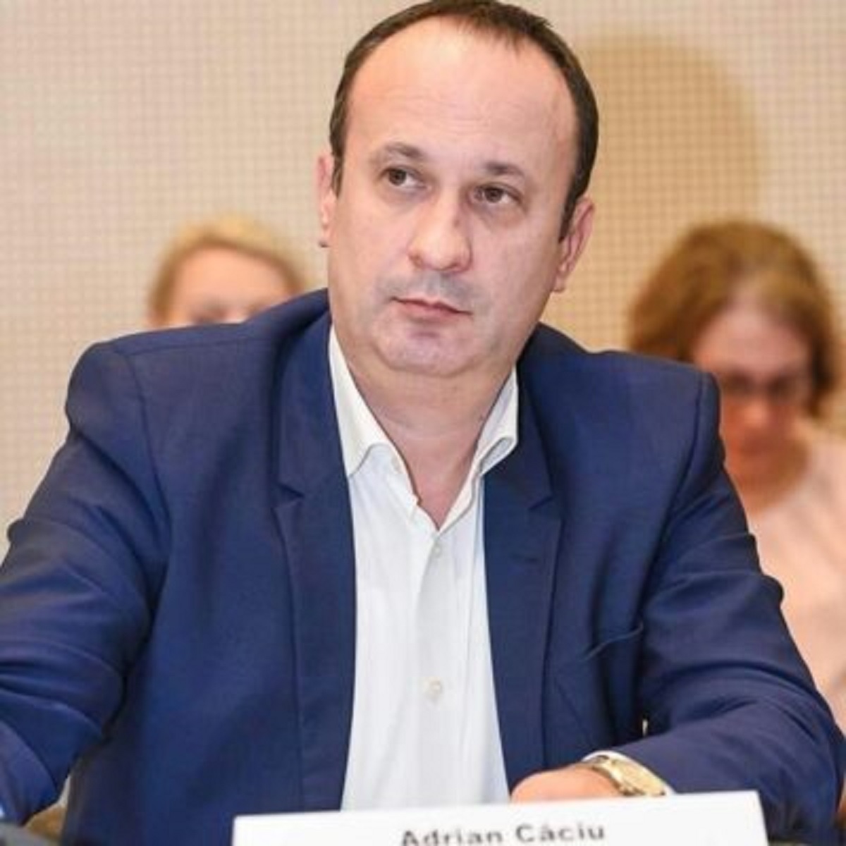 Babuinii lui Adrian Câciu s-au transformat în antreprenori așa cum „un simplu analist economic” a ajuns ministru