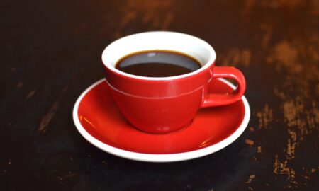 Recomandarea nutriționiștilor, ce putem pune în cafea pentru combaterea artritei
